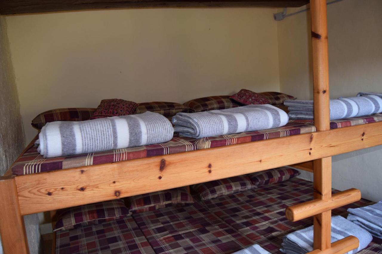 Refugi De Cortiuda Hostel Peramola Luaran gambar