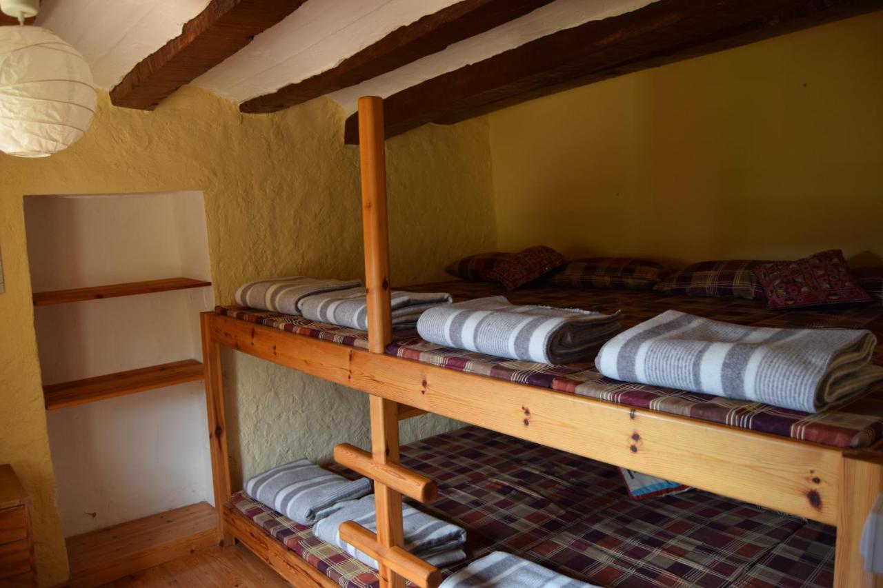 Refugi De Cortiuda Hostel Peramola Luaran gambar
