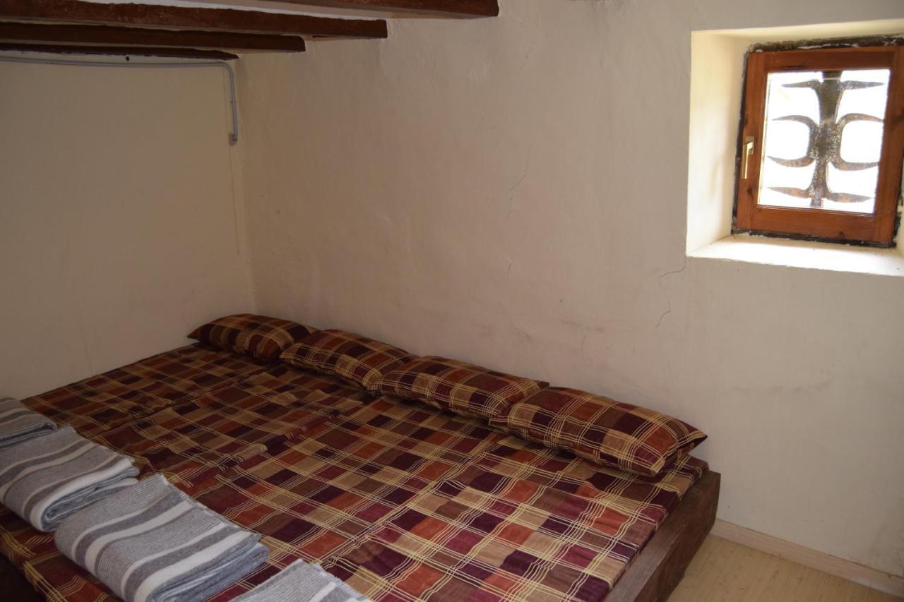 Refugi De Cortiuda Hostel Peramola Luaran gambar